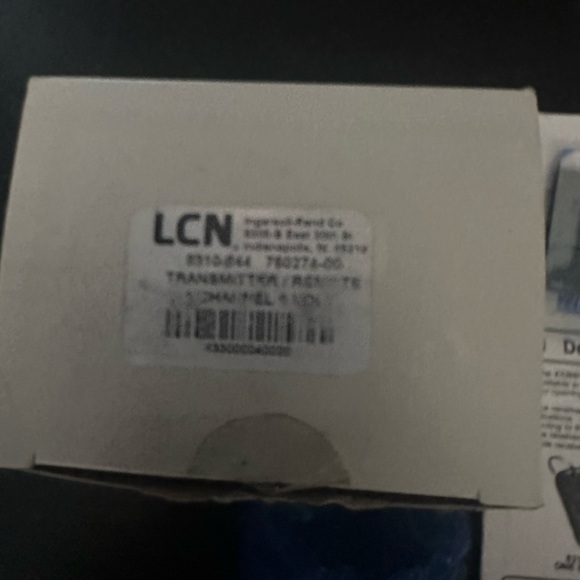 Black Remote Control Transmitter - Picture 4 of 7